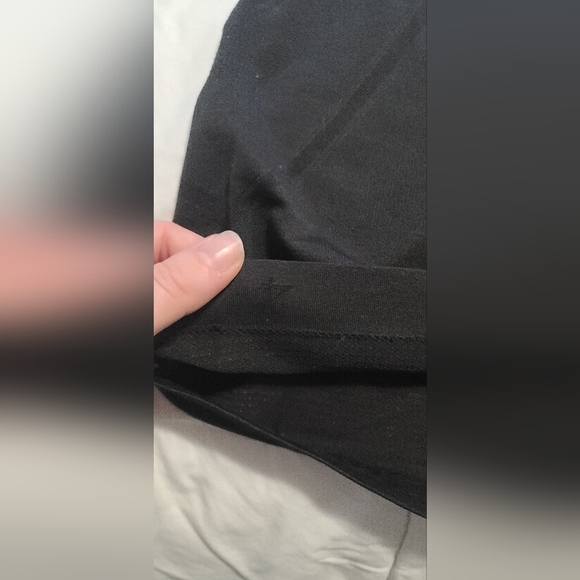 Lululemon swiftly 2.0 racerback black size 4 hip length - Picture 3 of 3